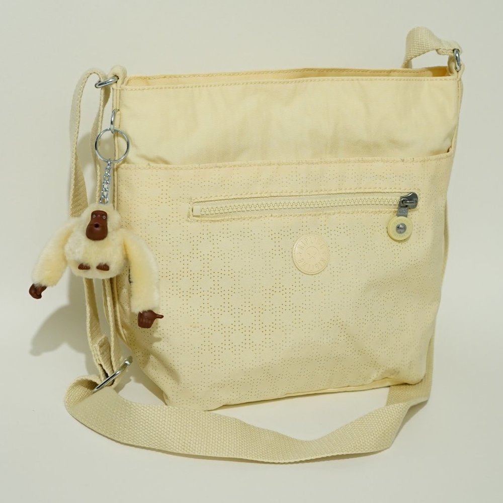 Kipling ISLA Bucket Bag Cream